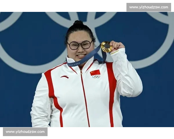 稳稳上分!奥运冠军李雯雯携 iPhone 17 Pro 为马尾文旅续航 稳稳上分!奥运冠军李雯雯携 iPhone 17 Pro 为马尾文旅续航